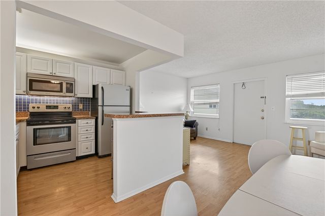 68 Royal Oak Court 204, Vero Beach, FL 32962