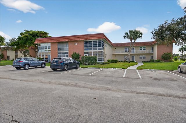 68 Royal Oak Court 204, Vero Beach, FL 32962