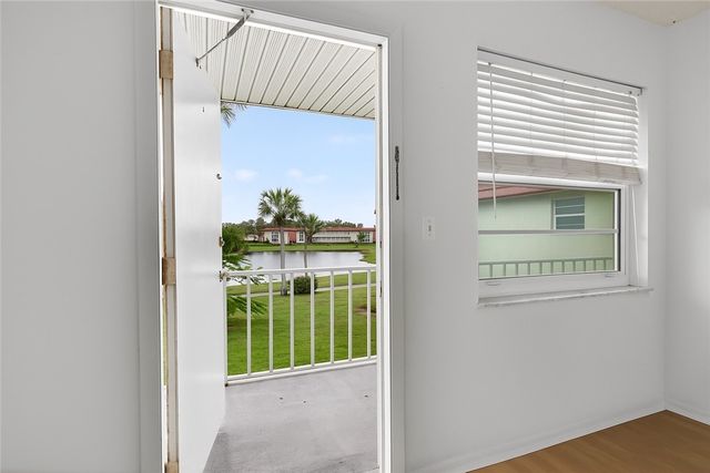 68 Royal Oak Court 204, Vero Beach, FL 32962