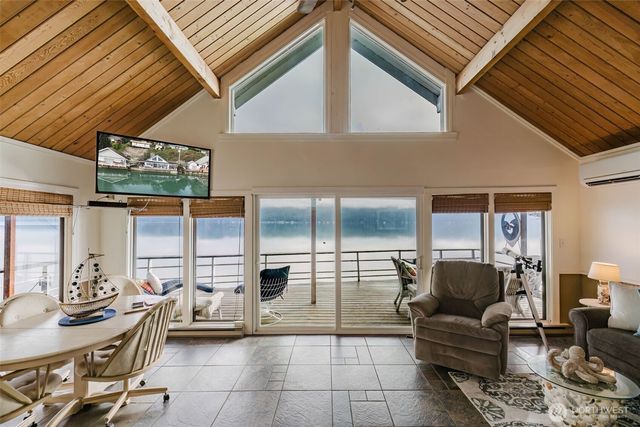 10271 NE North Shore Road, Belfair, WA 98258