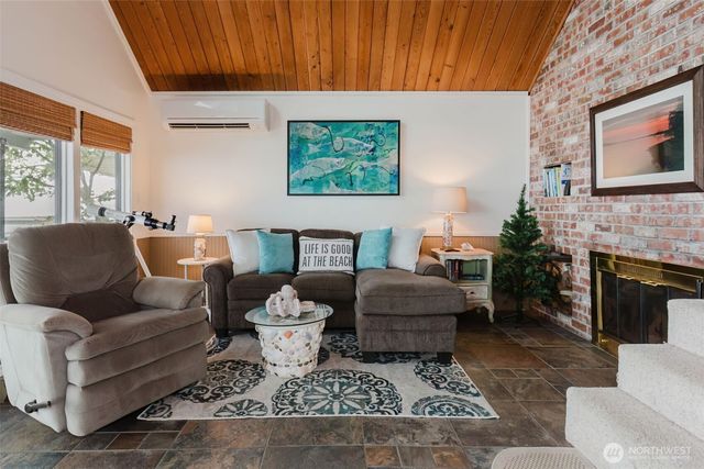 10271 NE North Shore Road, Belfair, WA 98258