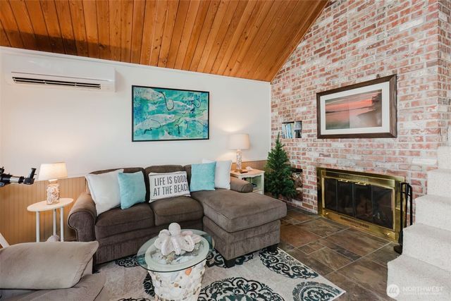 10271 NE North Shore Road, Belfair, WA 98258