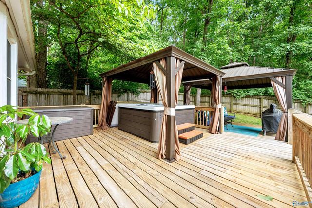 104 Oddo Lane SE, Huntsville, AL 35802