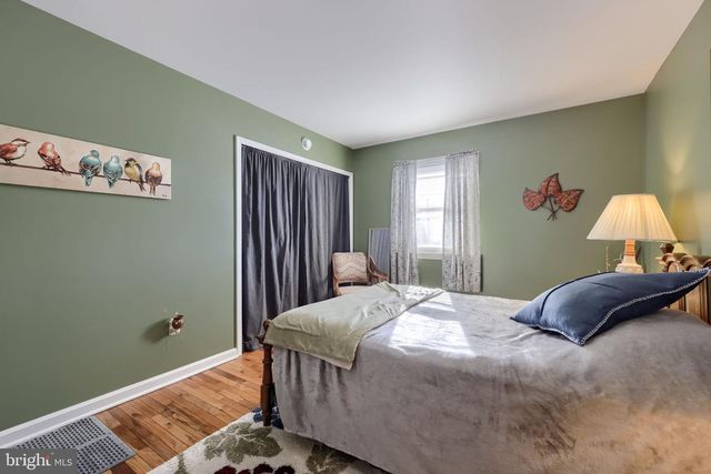 805 W MAIN ST, New Holland, PA 17557