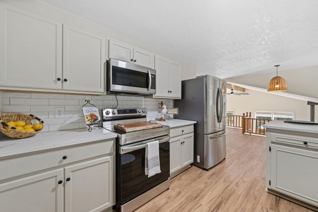 12 County Road 3891 S, Cleveland, TX 77328