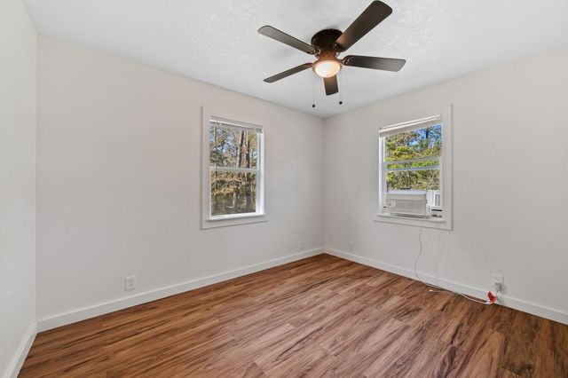 12 County Road 3891 S, Cleveland, TX 77328