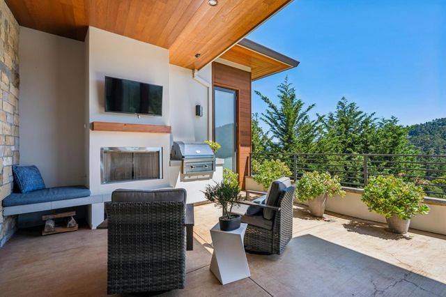 7536 Canada Vista Way, Monterey, CA 93940