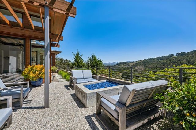 7536 Canada Vista Way, Monterey, CA 93940