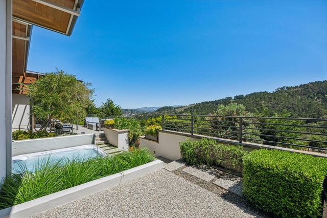 7536 Canada Vista Way, Monterey, CA 93940
