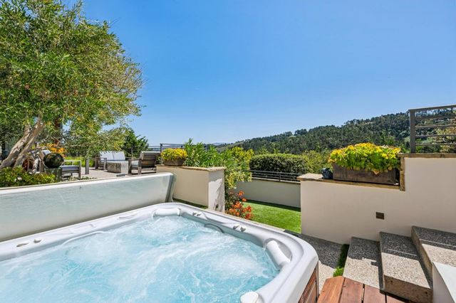 7536 Canada Vista Way, Monterey, CA 93940