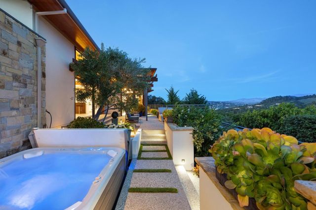 7536 Canada Vista Way, Monterey, CA 93940