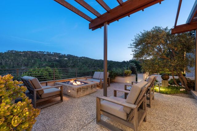 7536 Canada Vista Way, Monterey, CA 93940