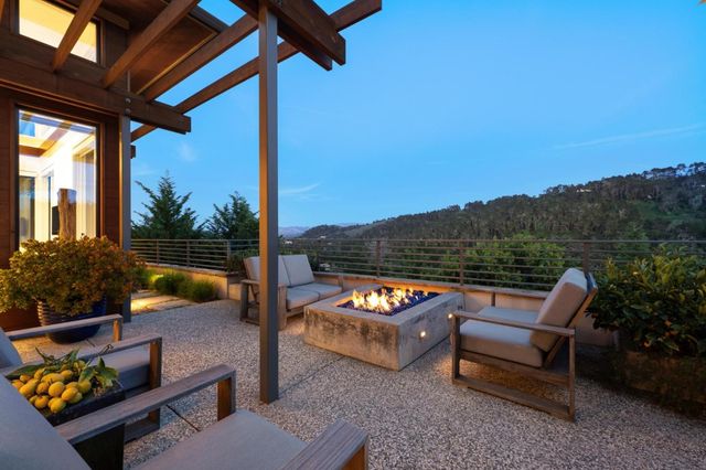 7536 Canada Vista Way, Monterey, CA 93940