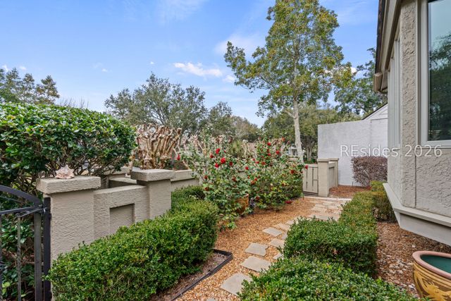 3 Fairway Winds Pl, Hilton Head Island, SC 29928