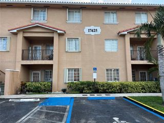 17425 NW 75th Pl 105, Hialeah, FL 33015