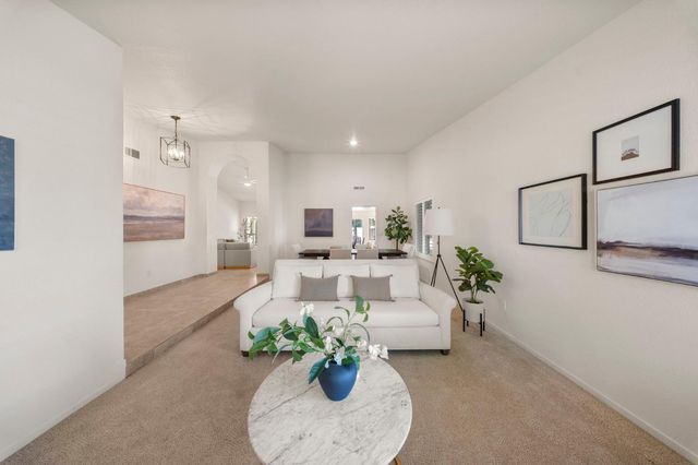2816 Habsburg Cir, Modesto, CA 95356