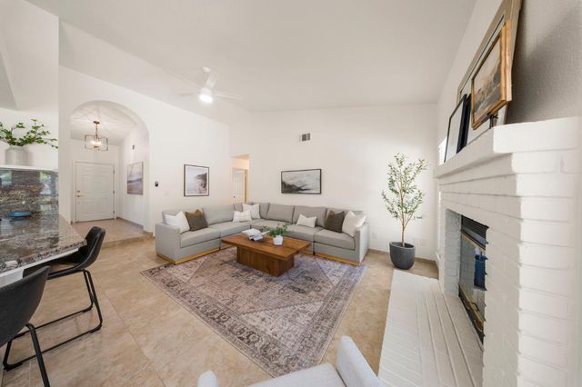 2816 Habsburg Cir, Modesto, CA 95356