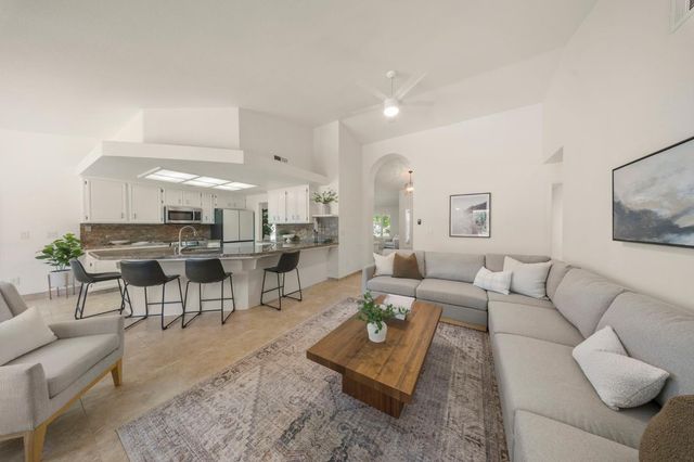 2816 Habsburg Cir, Modesto, CA 95356