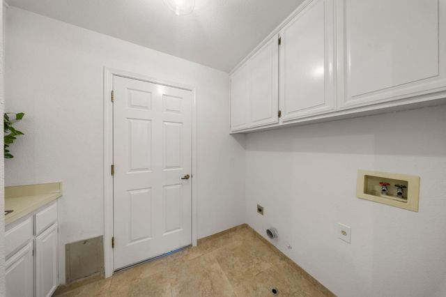 2816 Habsburg Cir, Modesto, CA 95356
