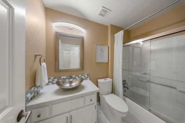 2816 Habsburg Cir, Modesto, CA 95356