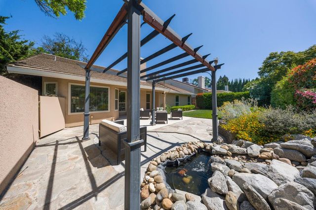 2816 Habsburg Cir, Modesto, CA 95356