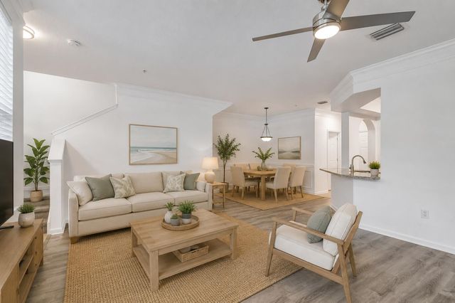 826 Dakota Drive 102, Jupiter, FL 33458