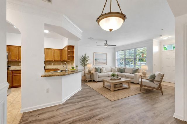 826 Dakota Drive 102, Jupiter, FL 33458
