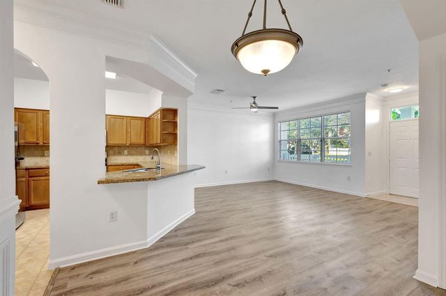 826 Dakota Drive 102, Jupiter, FL 33458