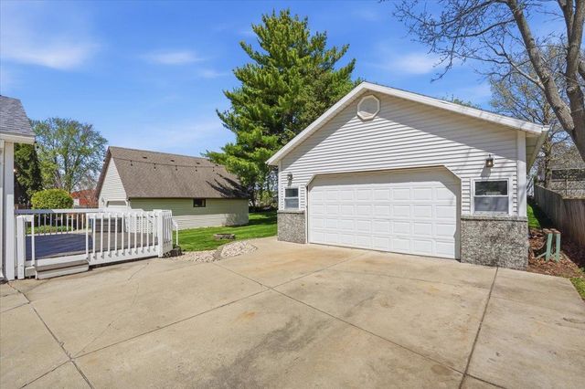 327 Elizabeth Street, Lodi, WI 53555