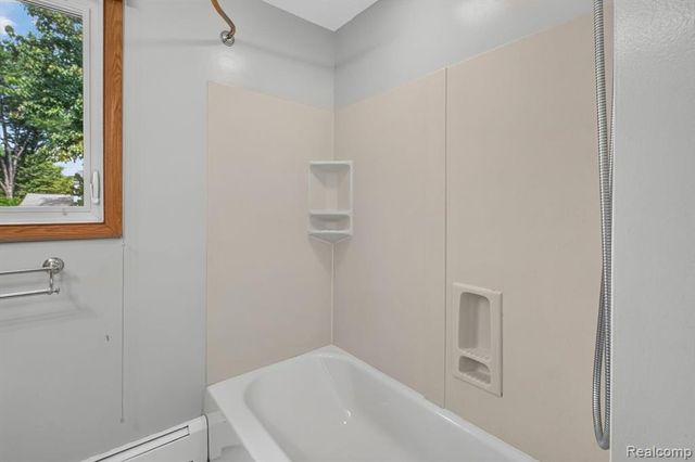 26178 Greythorne Trail, Farmington, MI 48334
