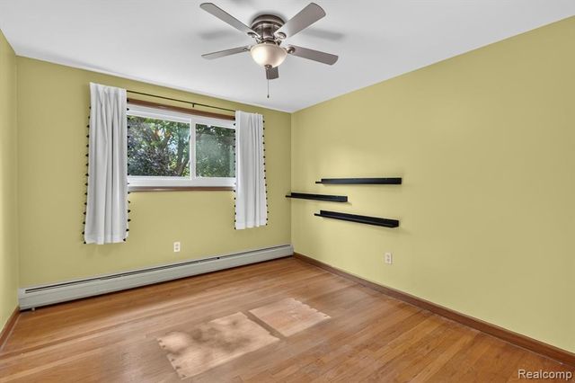 26178 Greythorne Trail, Farmington, MI 48334