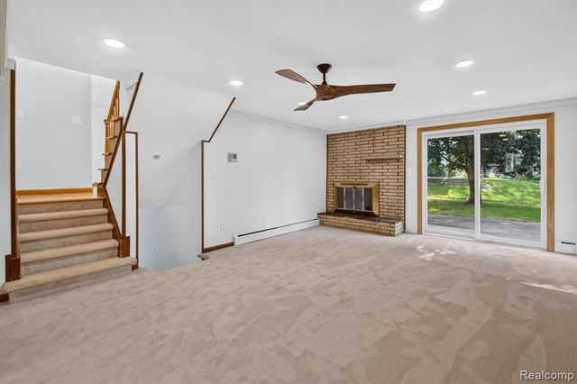 26178 Greythorne Trail, Farmington, MI 48334