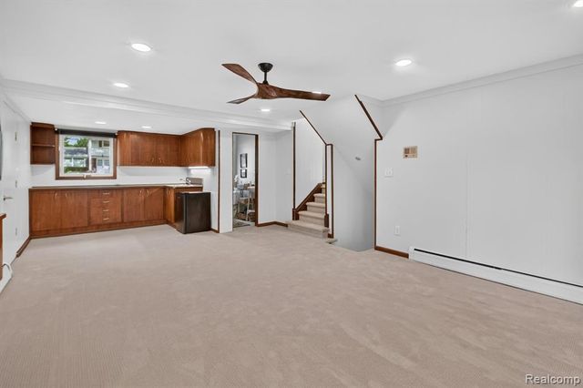 26178 Greythorne Trail, Farmington, MI 48334