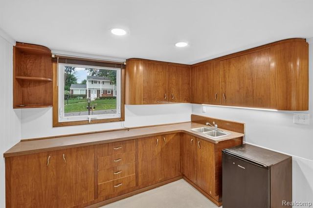 26178 Greythorne Trail, Farmington, MI 48334