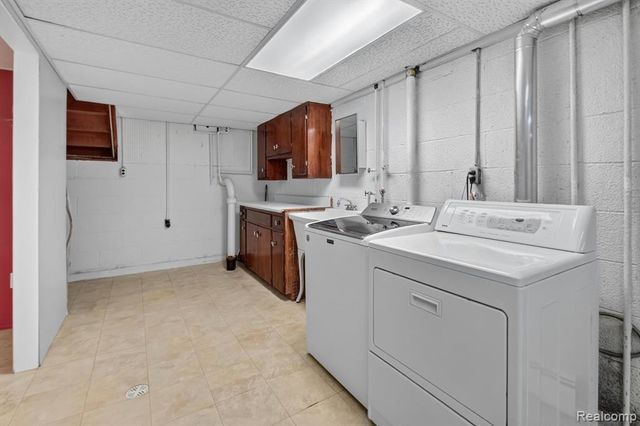 26178 Greythorne Trail, Farmington, MI 48334