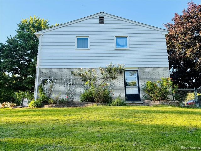 26178 Greythorne Trail, Farmington, MI 48334
