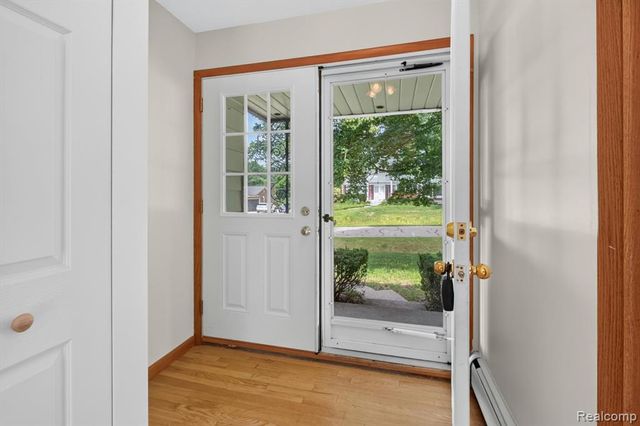 26178 Greythorne Trail, Farmington, MI 48334