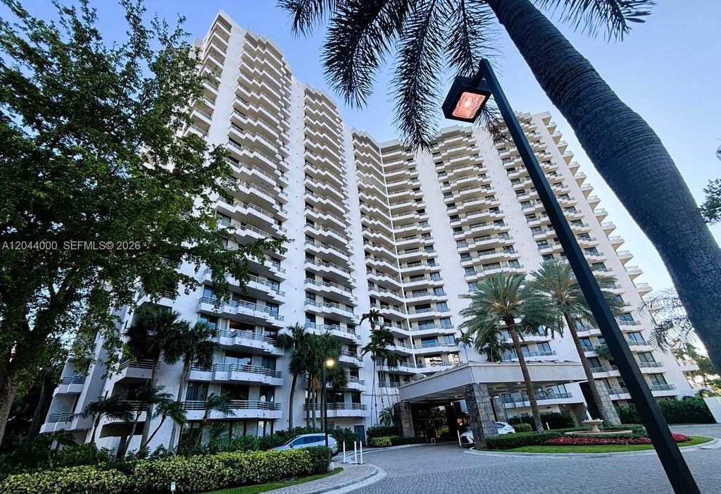 3300 NE 191st St 211, Aventura, FL 33180
