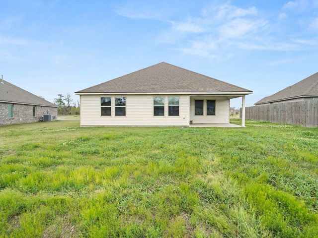 784 Gold Finch Way, Moss Bluff, LA 70611