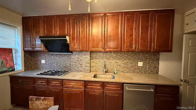 100-01 75TH Avenue, Forest Hills, NY 11375