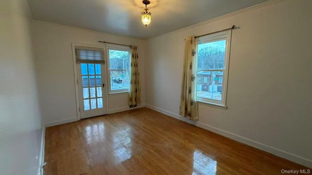 100-01 75TH Avenue, Forest Hills, NY 11375