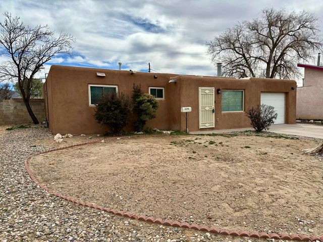 2316 Britt Street NE, Albuquerque, NM 87112