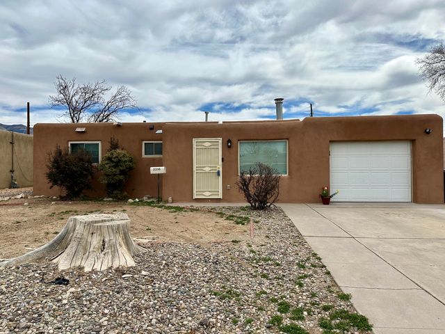 2316 Britt Street NE, Albuquerque, NM 87112