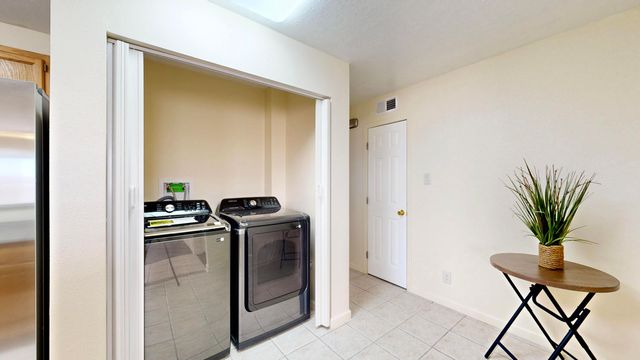 2316 Britt Street NE, Albuquerque, NM 87112