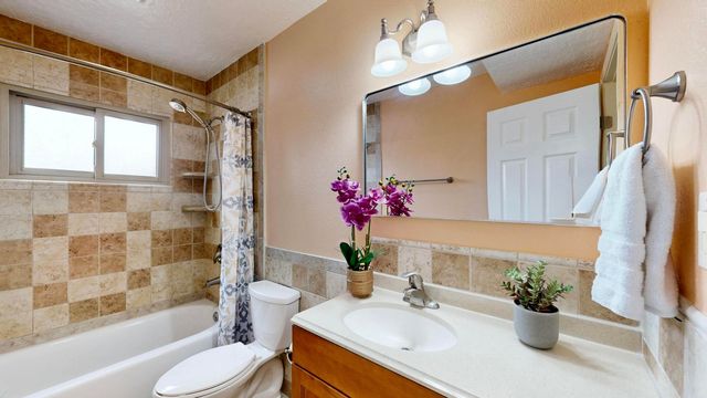 2316 Britt Street NE, Albuquerque, NM 87112