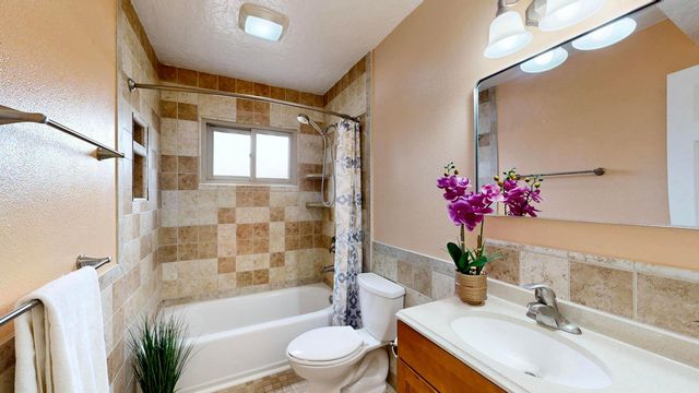 2316 Britt Street NE, Albuquerque, NM 87112