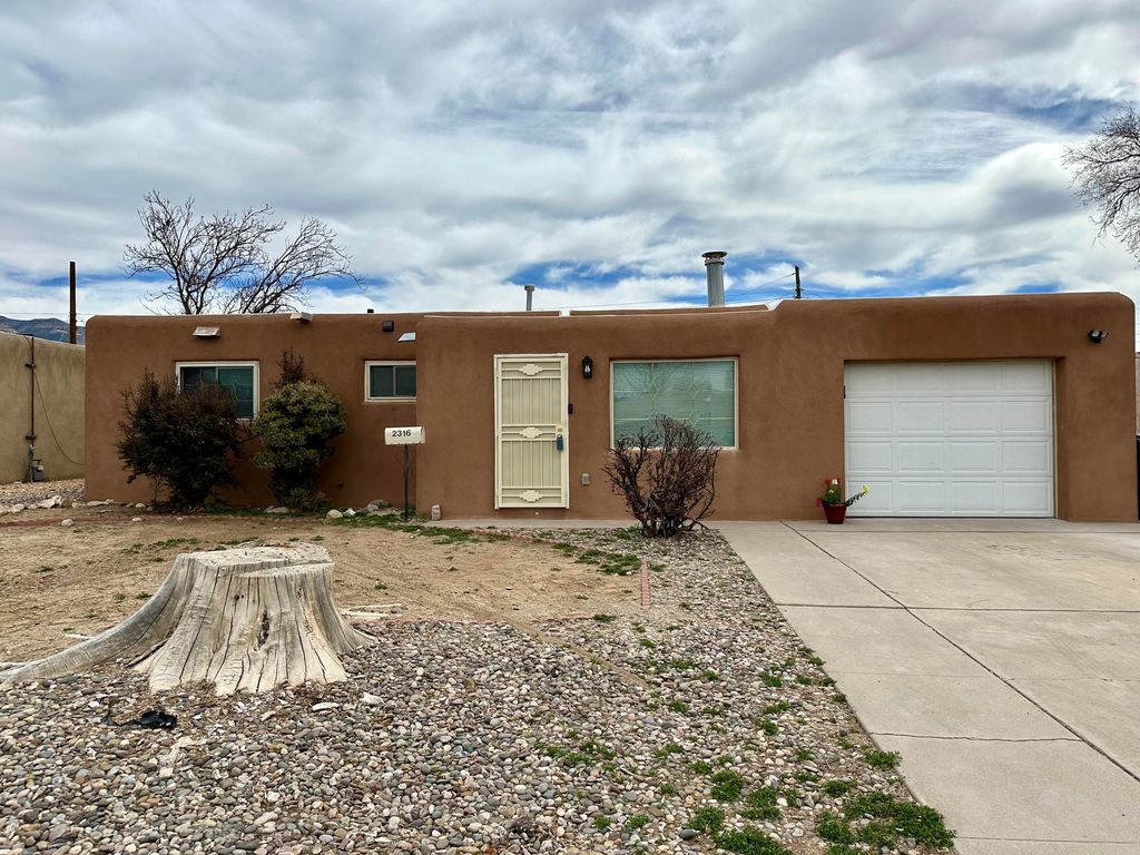 Image 14 of property listing at 2316 Britt Street NE, Albuquerque, NM 87112