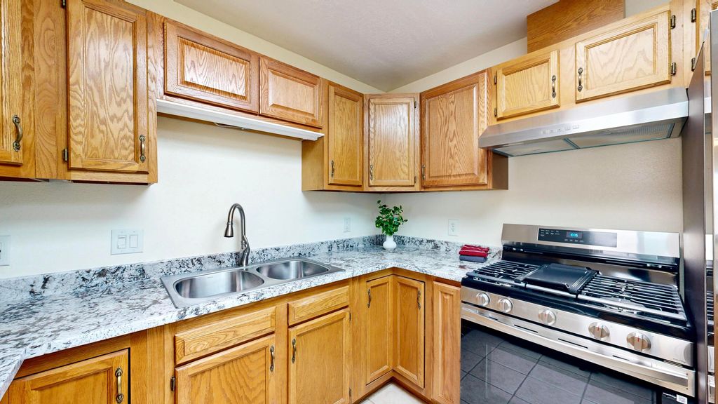 Image 19 of property listing at 2316 Britt Street NE, Albuquerque, NM 87112