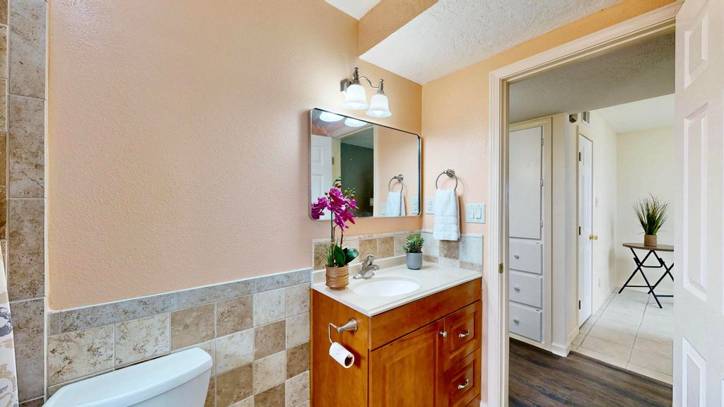 Image 25 of property listing at 2316 Britt Street NE, Albuquerque, NM 87112