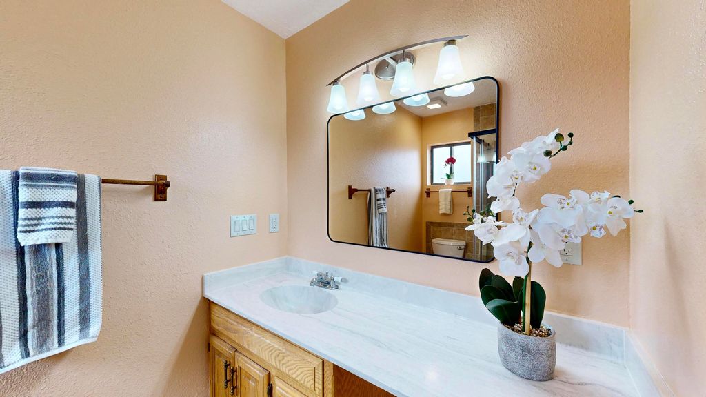Image 37 of property listing at 2316 Britt Street NE, Albuquerque, NM 87112
